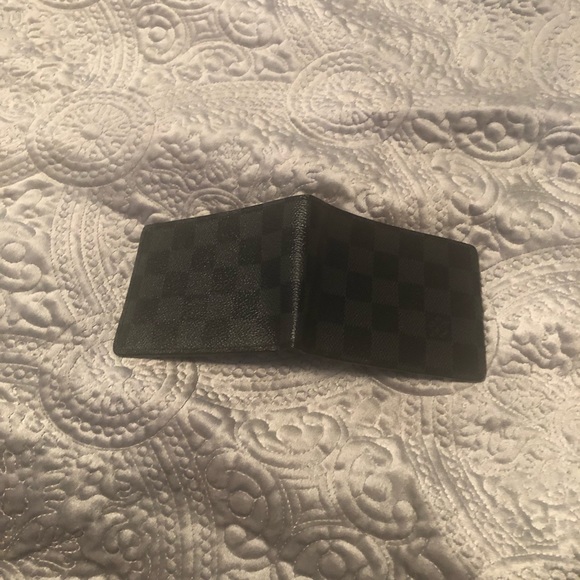 Men’s Louie Vuitton wallet - Picture 1 of 3